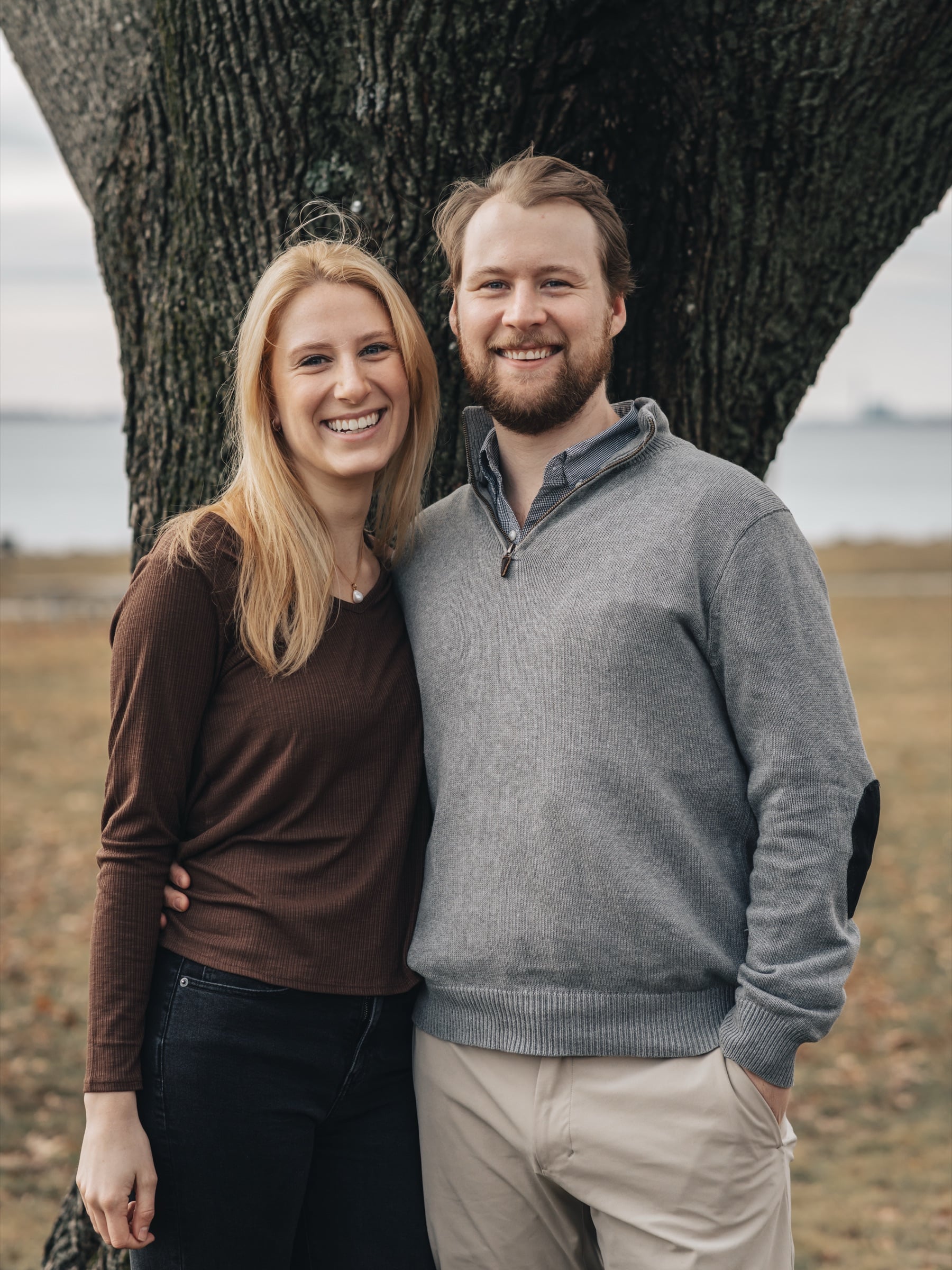Family portrait session among the oaks at Sherwood State Park (07)