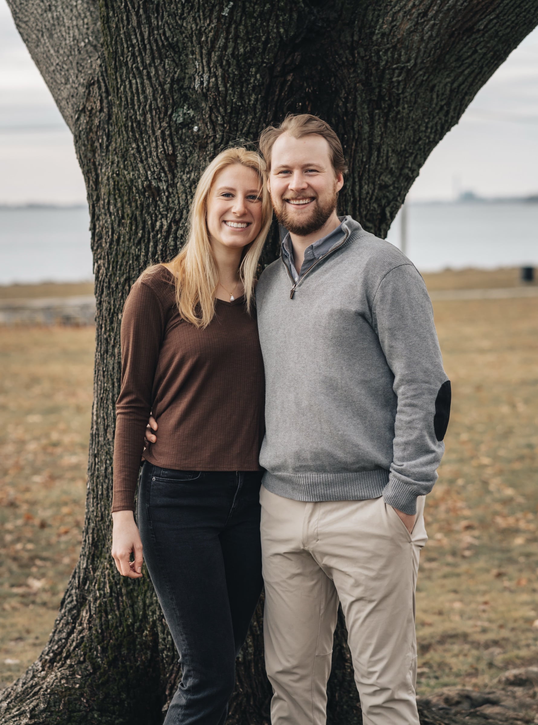 Family portrait session among the oaks at Sherwood State Park (10)