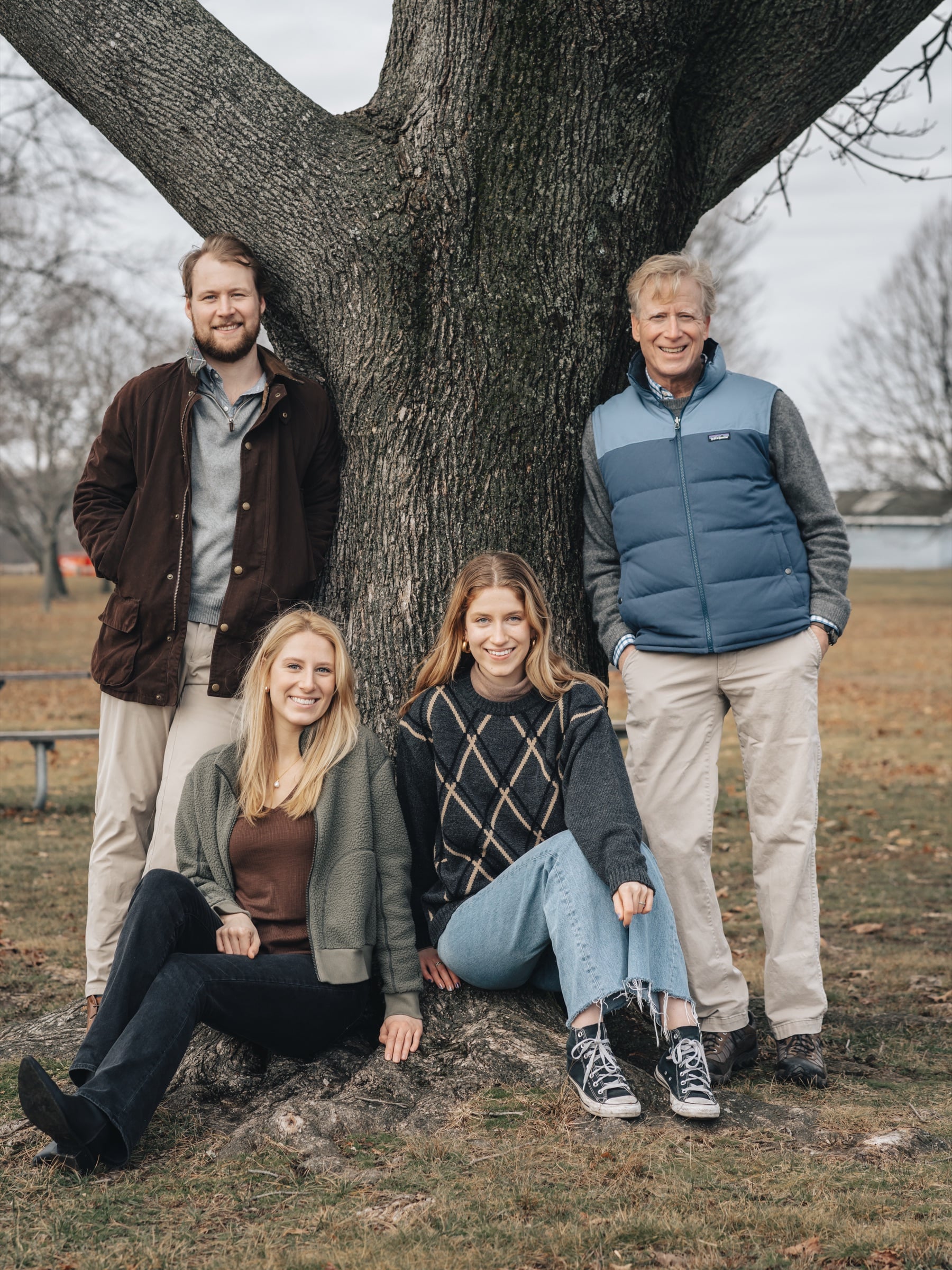 Family portrait session among the oaks at Sherwood State Park (11)