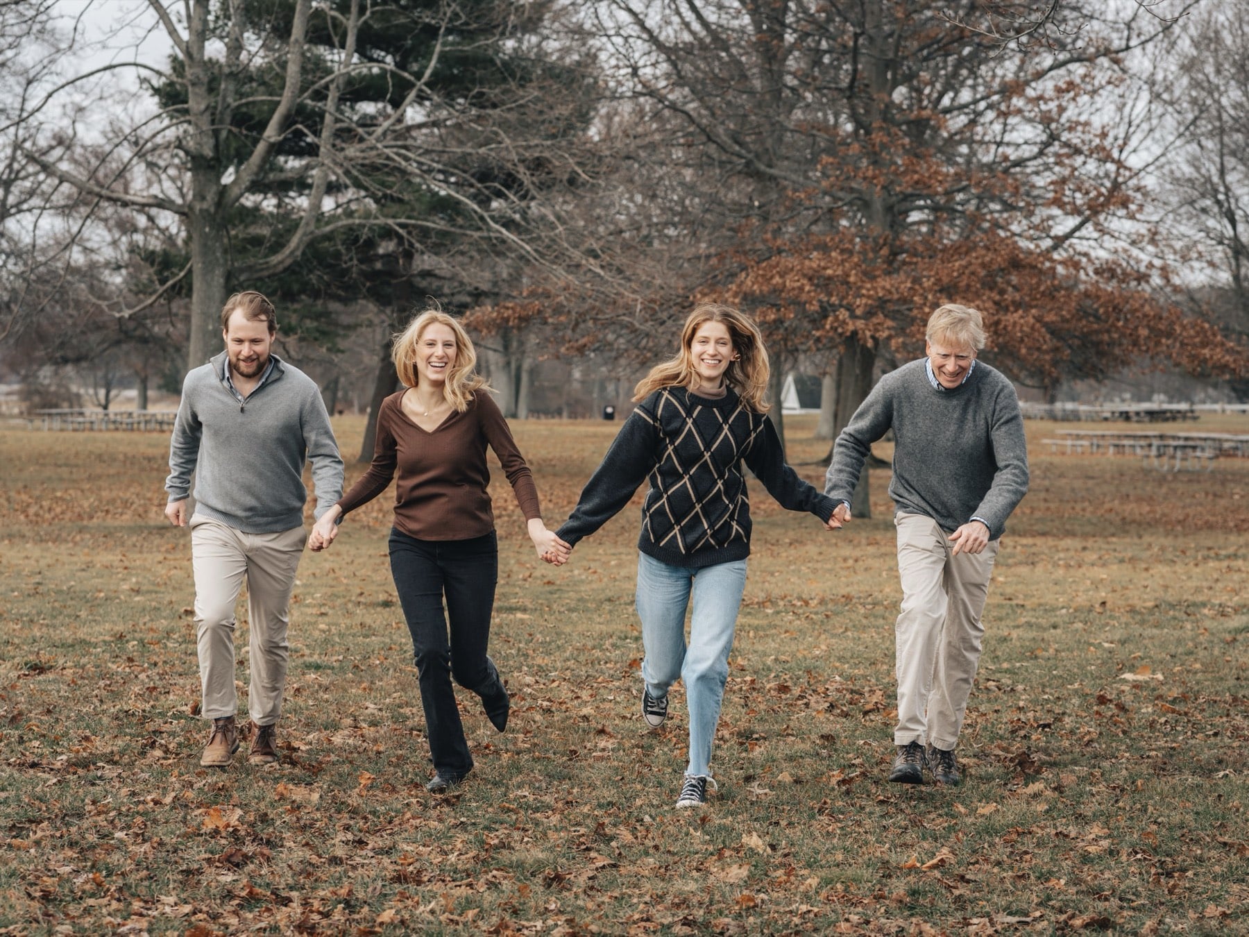 Family portrait session among the oaks at Sherwood State Park (16)