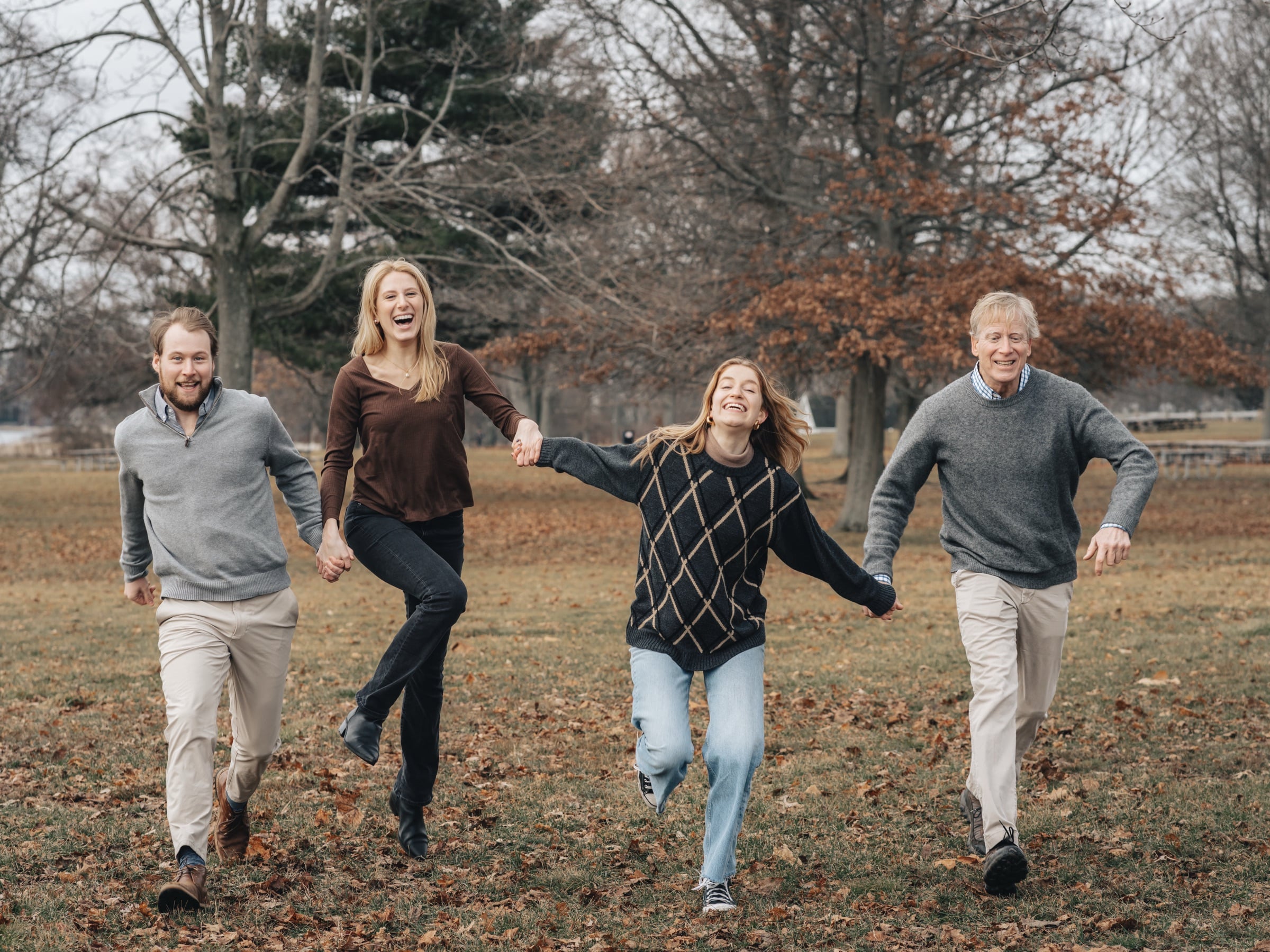 Family portrait session among the oaks at Sherwood State Park (17)